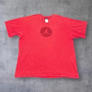 Y2K Air Michael Jordan Basketball Jump Man Center Logo Mens Red Tee Xl